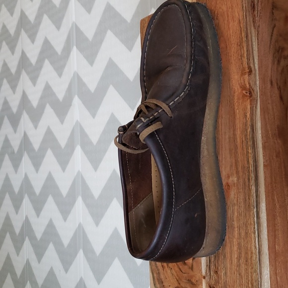 Clark's brown leather lace moccasins. Natural crepe.  Pre-owned.   size 8.5 - Picture 9 of 10